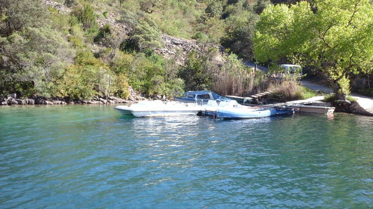 Domisiladore Esparron-de-Verdon Buitenkant foto