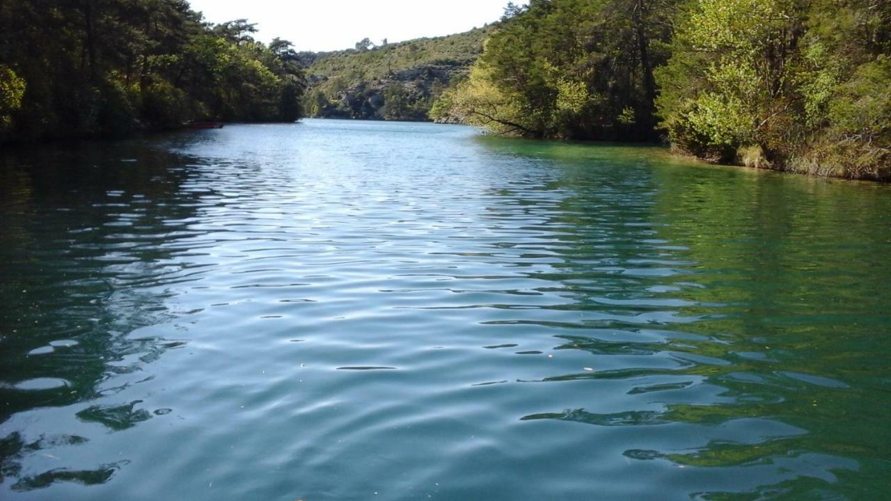 Domisiladore Esparron-de-Verdon Buitenkant foto
