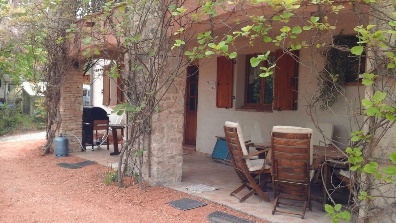 Domisiladore Esparron-de-Verdon Buitenkant foto